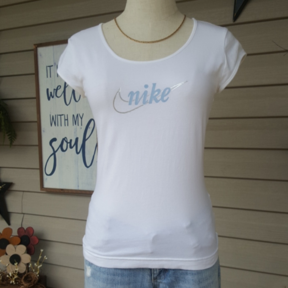 NIKE ♡ Sweet Vintage White|Blue|Gray Nike Logo Scoop Neck Short Sleeve Top S